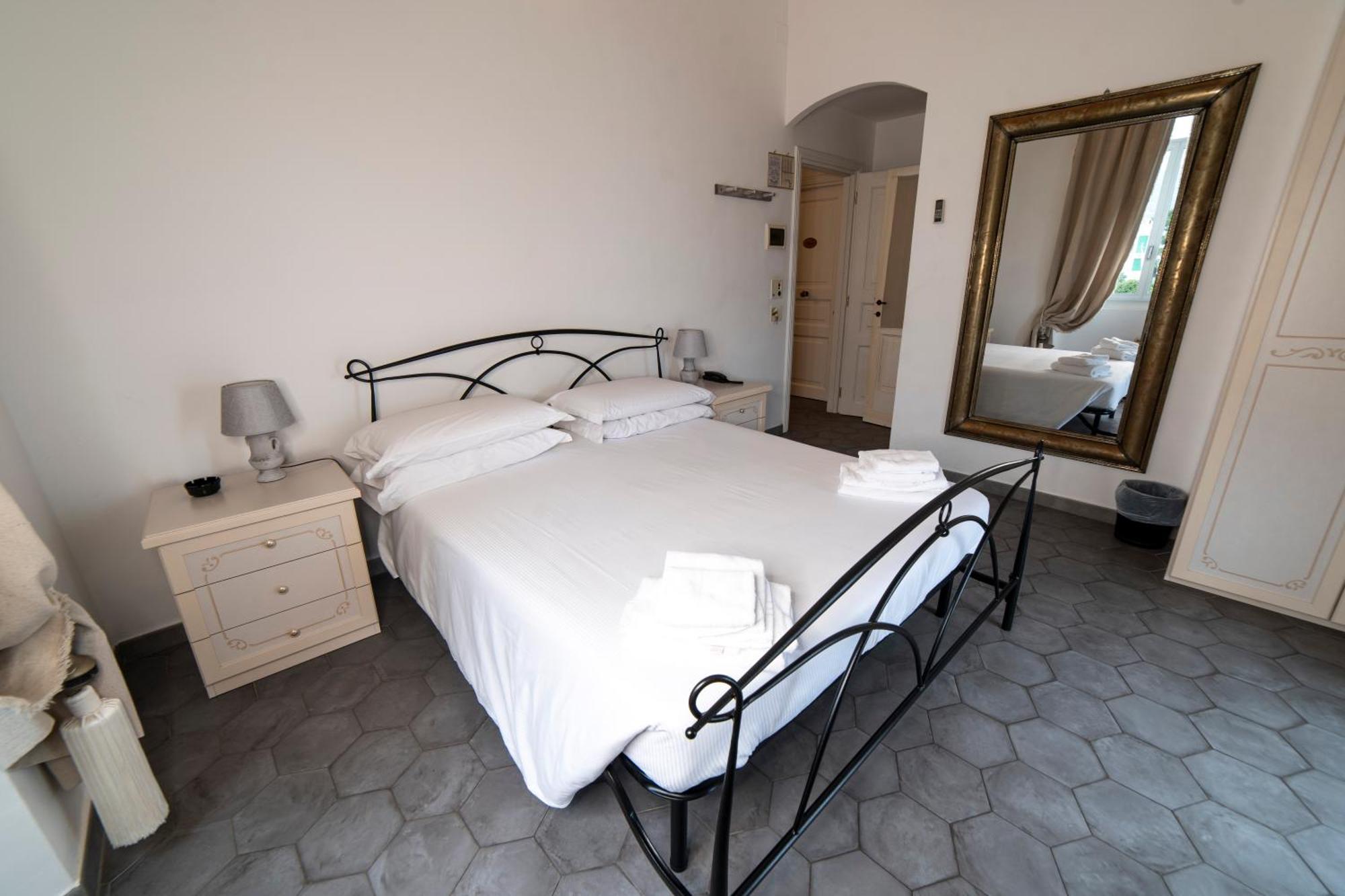 Hotel Miramare Spotorno Værelse billede